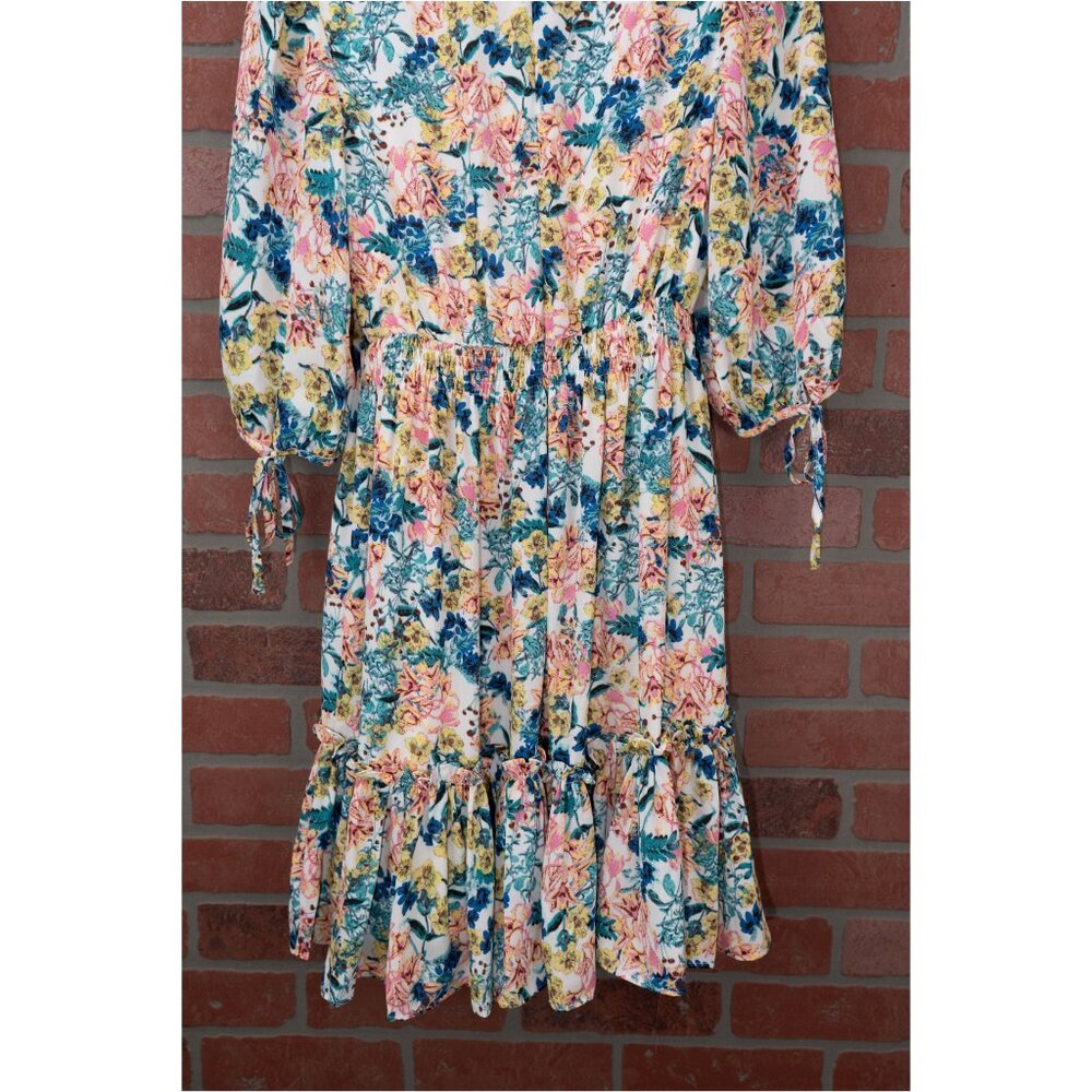 NWOT - Floral V-Neck 3/4 Sleeve Dress - Small - Picture 9 of 15